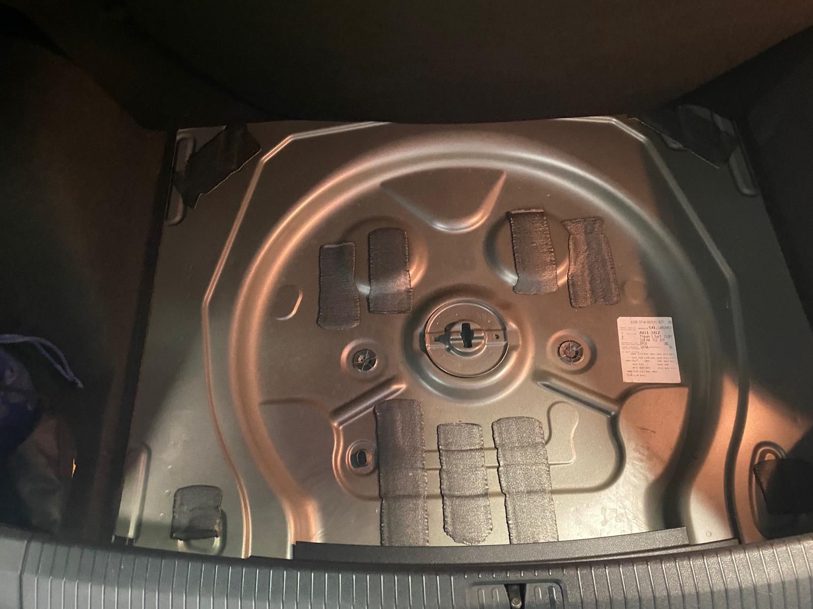 Fahrzeugabbildung Volkswagen Tiguan Comfortline Android Auto+APP+NAVI+ACC+PDC