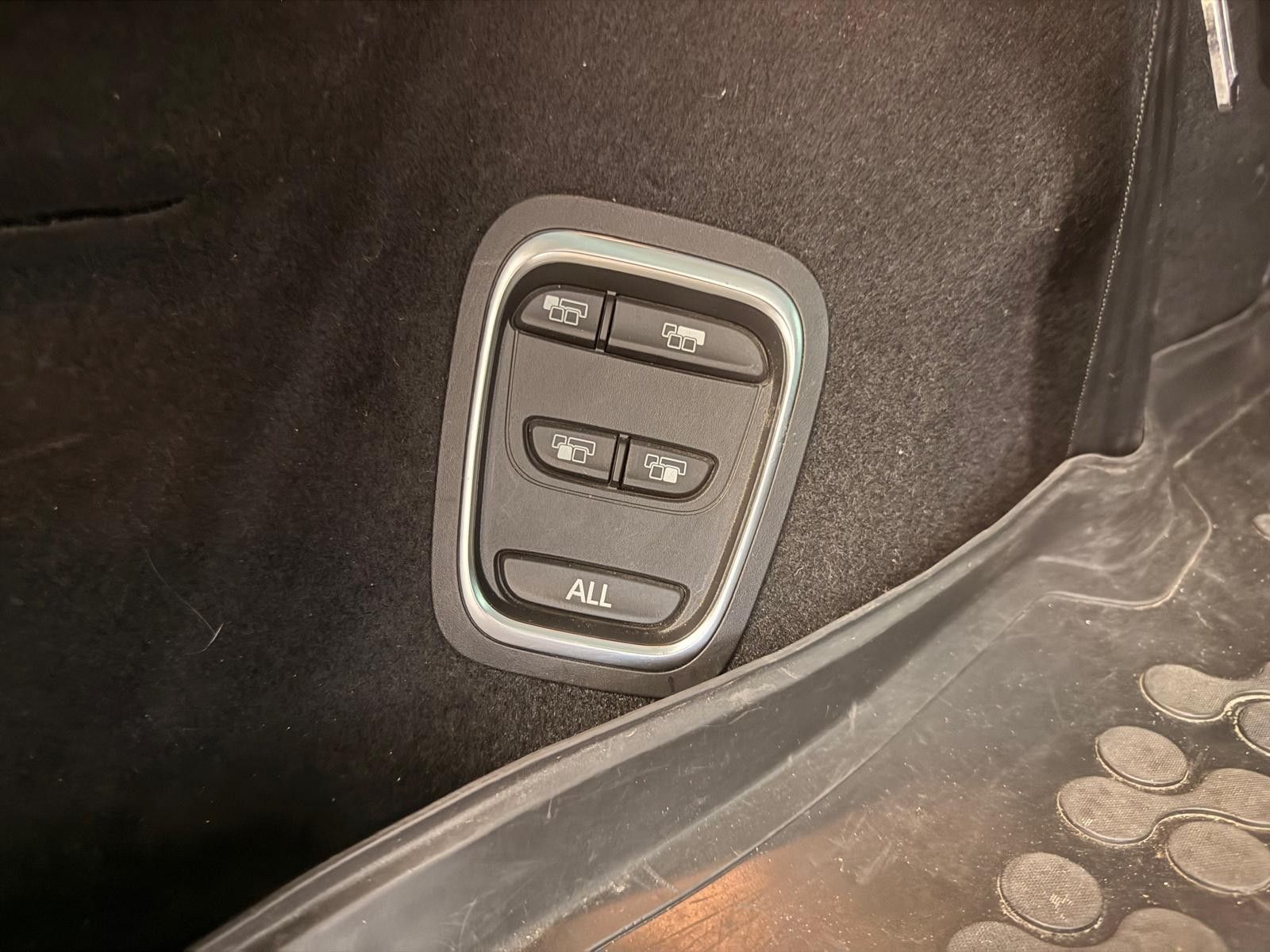 Fahrzeugabbildung Renault Scenic ENERGY dCi 160 EDC Bose Edition/ 7.SITZER