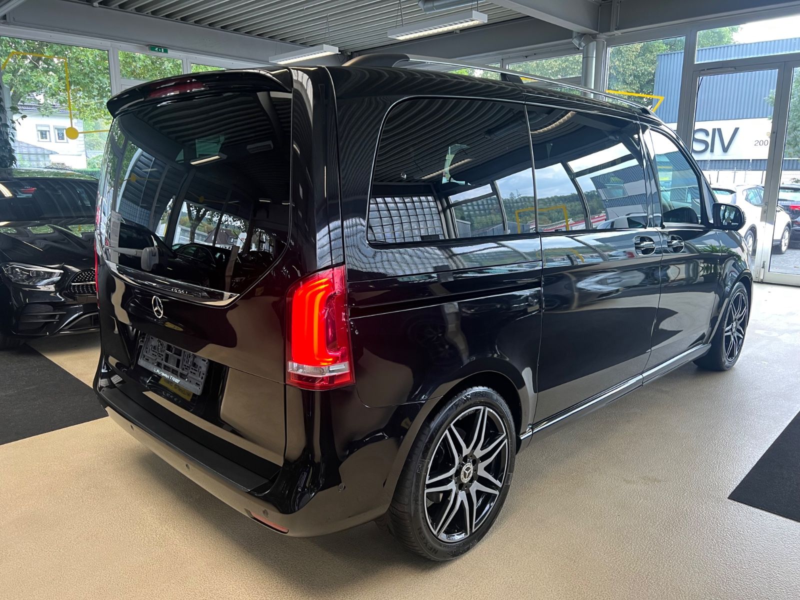 Fahrzeugabbildung Mercedes-Benz V 250 d EDITION AMG LINE kompakt *7.SITZER*