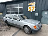 Mercedes-Benz E 220 T-MODELL*AUTOMATIK*AHK*1.HAND* - gebrauchte Mercedes-Benz E 220 aus dem Jahr 1992