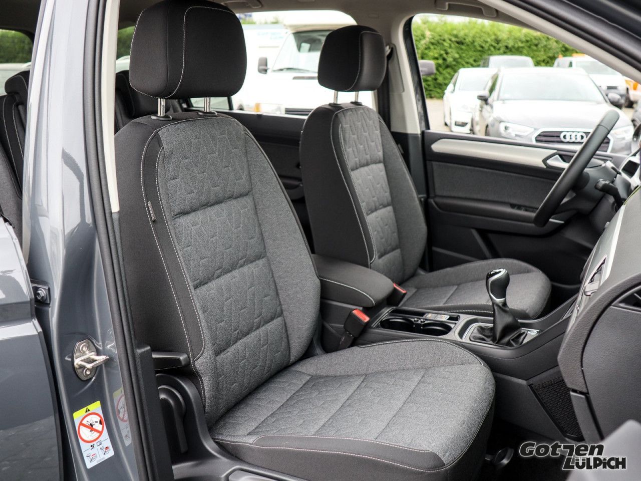 Fahrzeugabbildung Volkswagen Touran Move Navi PDC 7-Sitze AHK Family-Paket