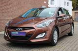 Hyundai i30 Classic NAVI KAMERA PDC 2 HAND HU NEU - gebrauchte Hyundai i30 aus dem Jahr 2014
