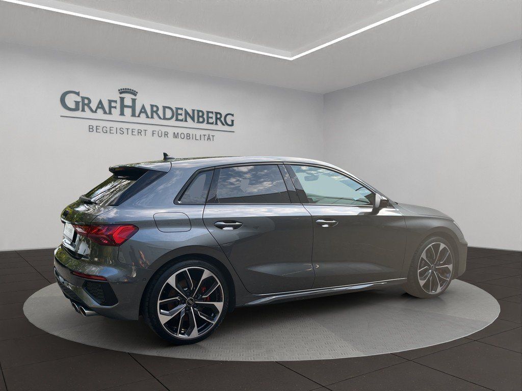 Audi S3 Sportb. 2.0 TFSI qu. S tronic B&O Kamera Pano foto 2