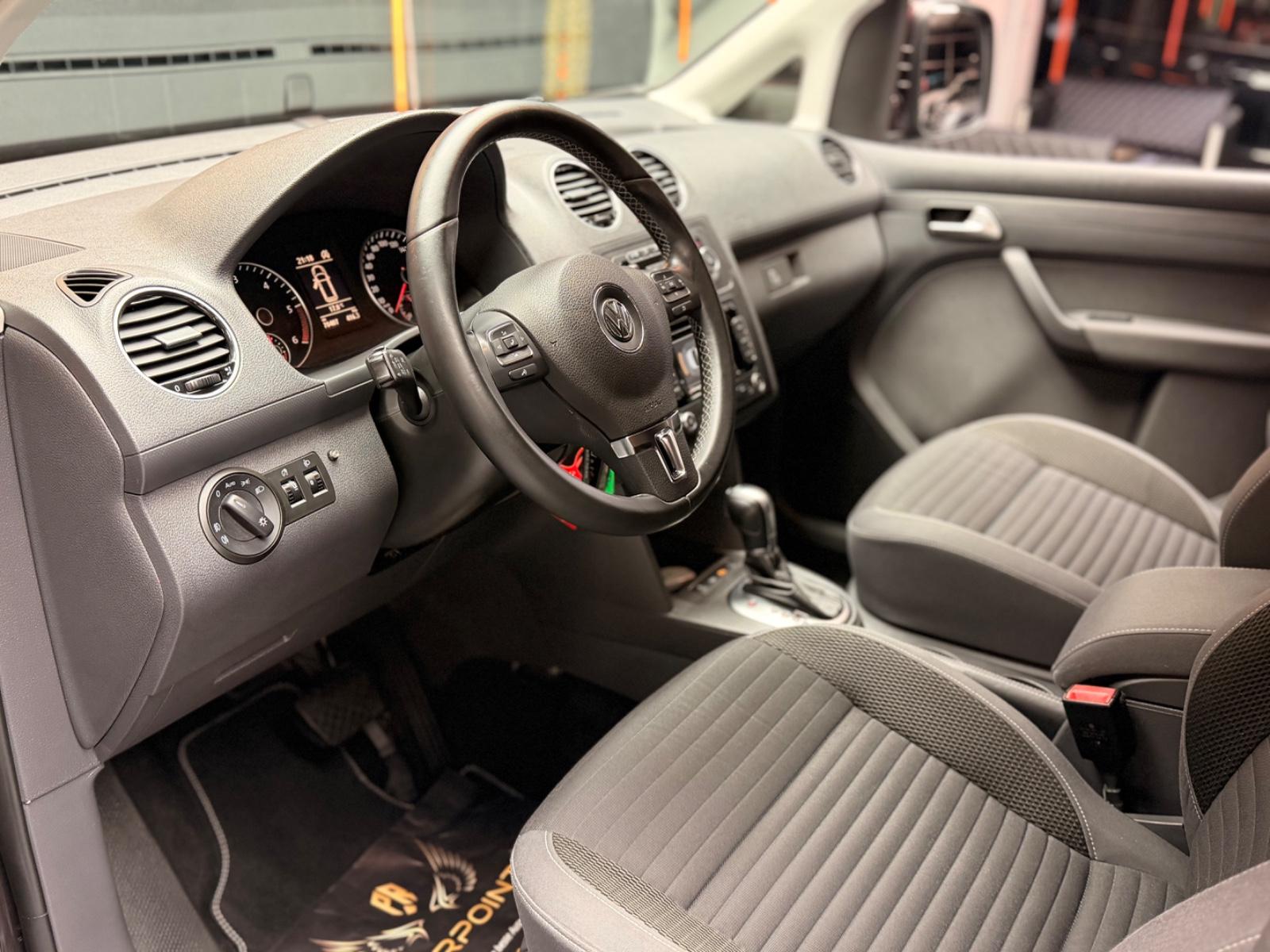 Volkswagen Caddy Maxi Kombi / Navi /7-Sitzer/Rollstuhl-Kran