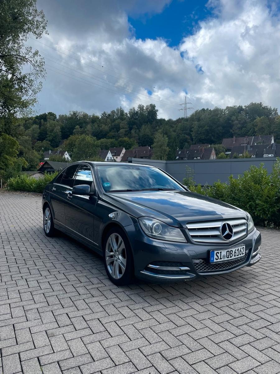 Mercedes-Benz C220 2013 — photo 9