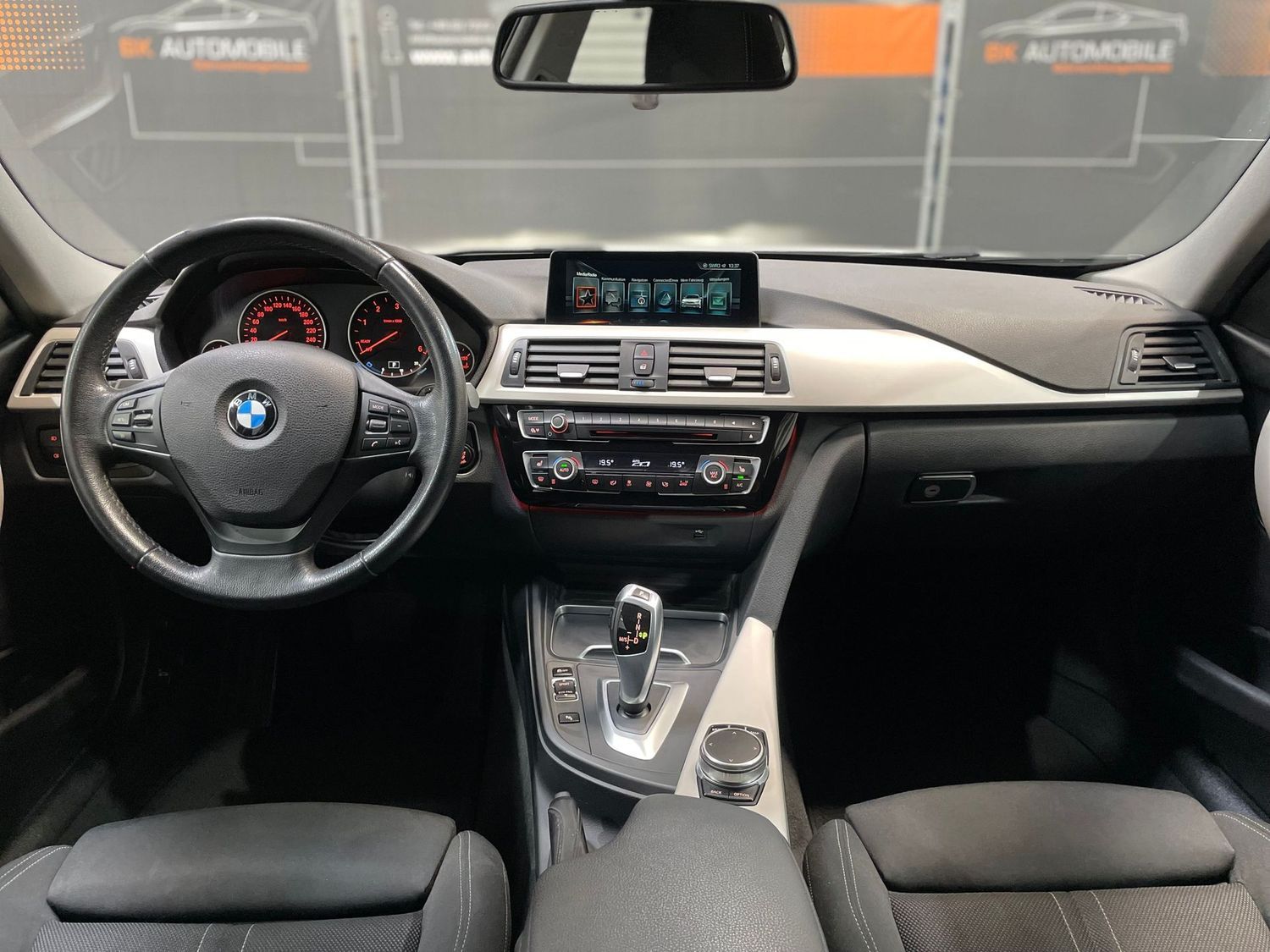 Fahrzeugabbildung BMW 320 d Advantage #LED#Tempomat#Navi#PDC