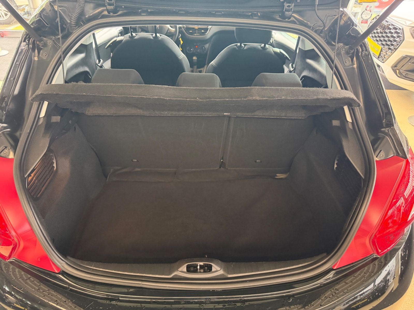 Fahrzeugabbildung Peugeot 208 Active