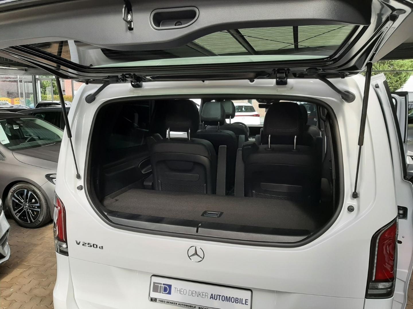 Mercedes-Benz V 250 d Lang AMG + Night Airmatic Leder Pano