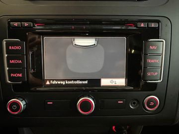 Volkswagen Touran Highline DSG *PANO*SHZ*NAVI*PDC*TEMPOMAT*