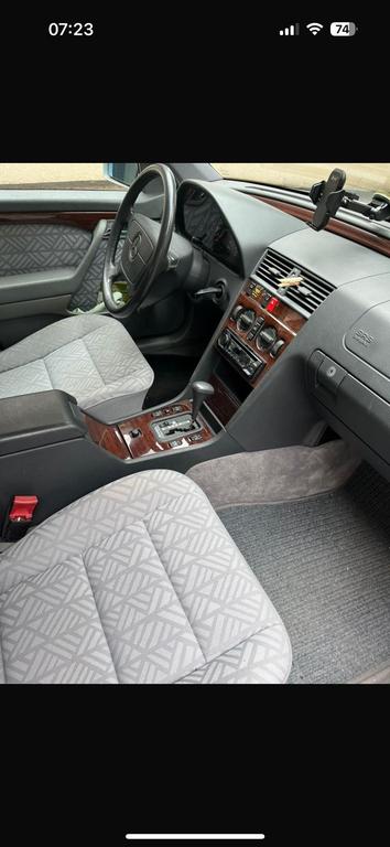Mercedes-Benz C 180
