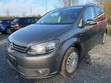 Volkswagen Touran Benzin 1.4 TSI 140 PS sehr gepflegt - Volkswagen Touran: Tsi 140 Ps