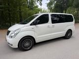 Hyundai H-1 Travel Premium Leder 8-Sitze TÜV Neu - Hyundai H-1 Starex mit Schiebetür