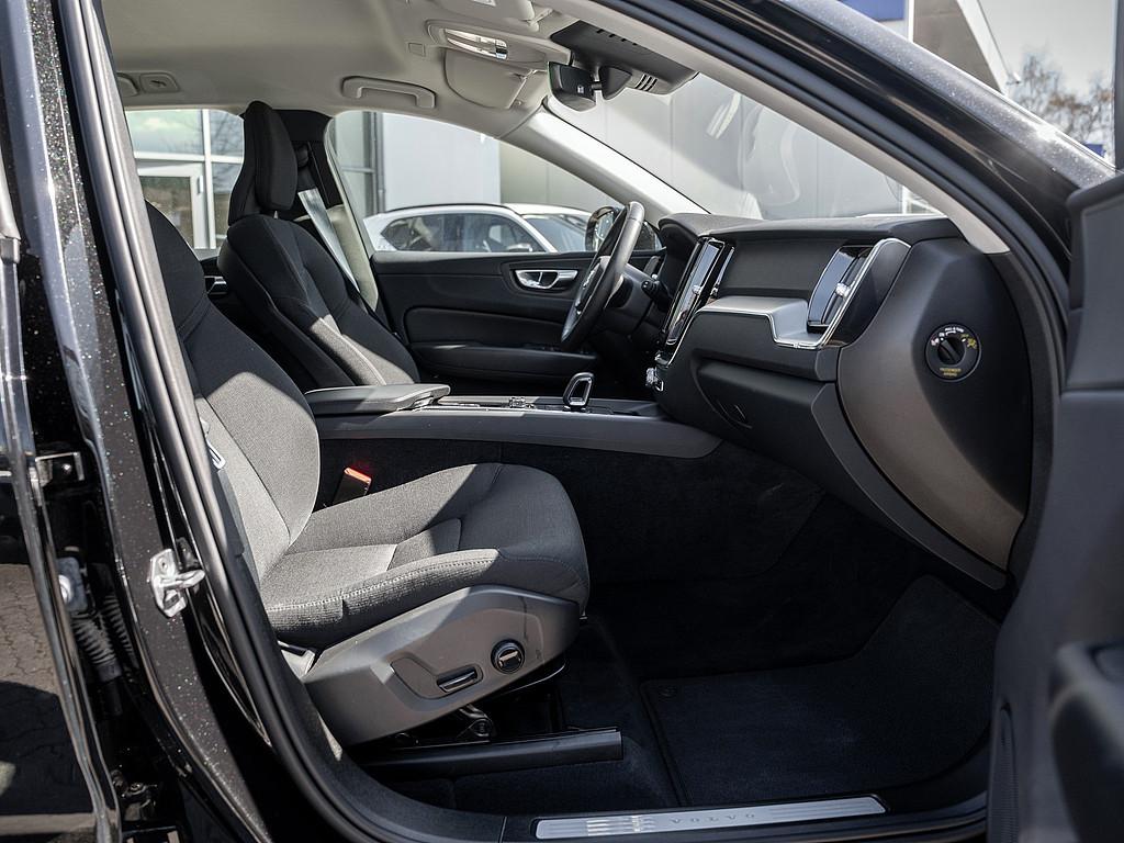 Volvo XC60 B4 Momentum Pro