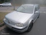 Volkswagen Golf 4 Kombi - Volkswagen Golf aus 2001: Kombi