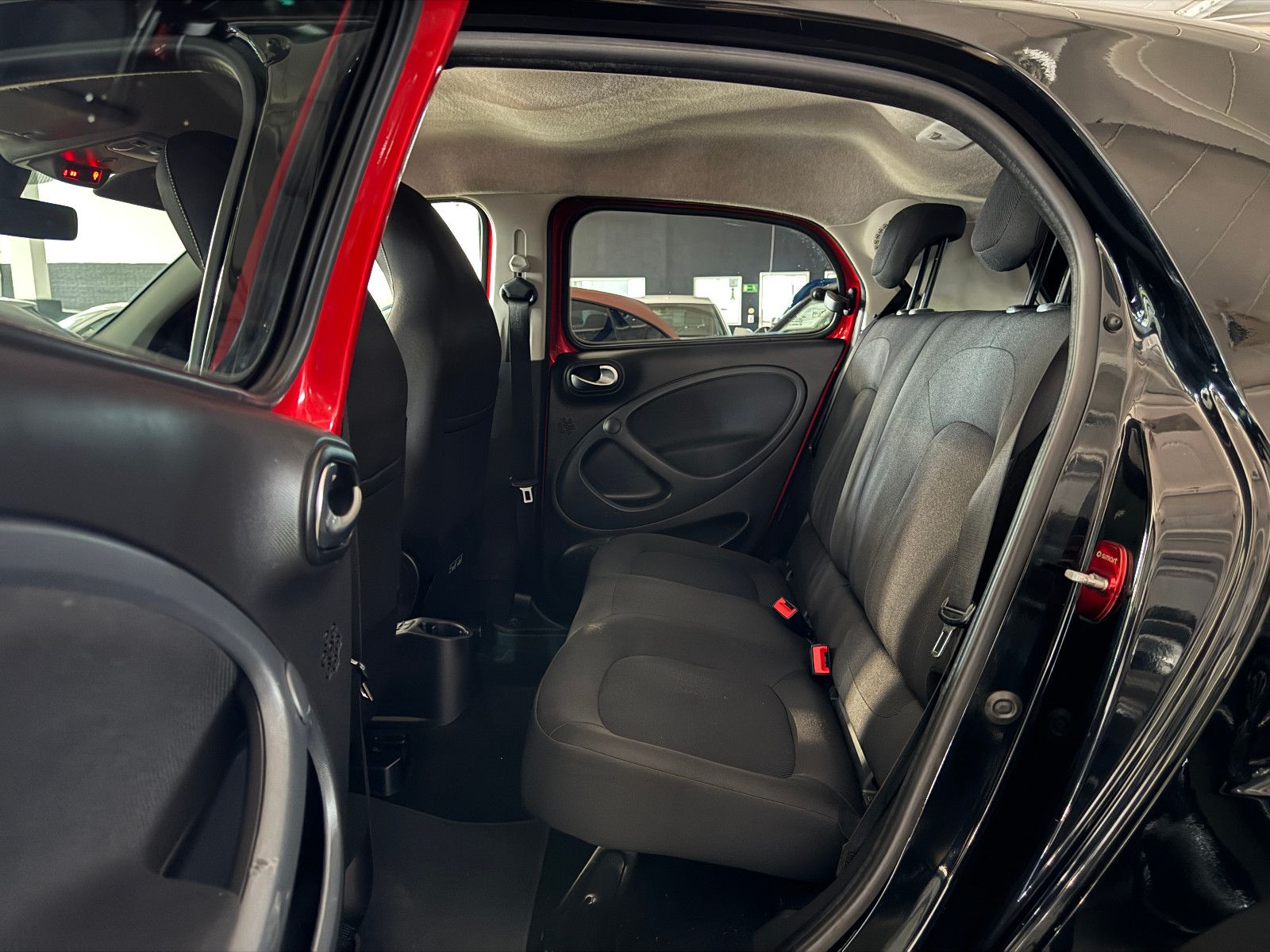 Fahrzeugabbildung Smart ForFour PASSION NAVI PDC SITZHEIZUNG SCHECKHEFT