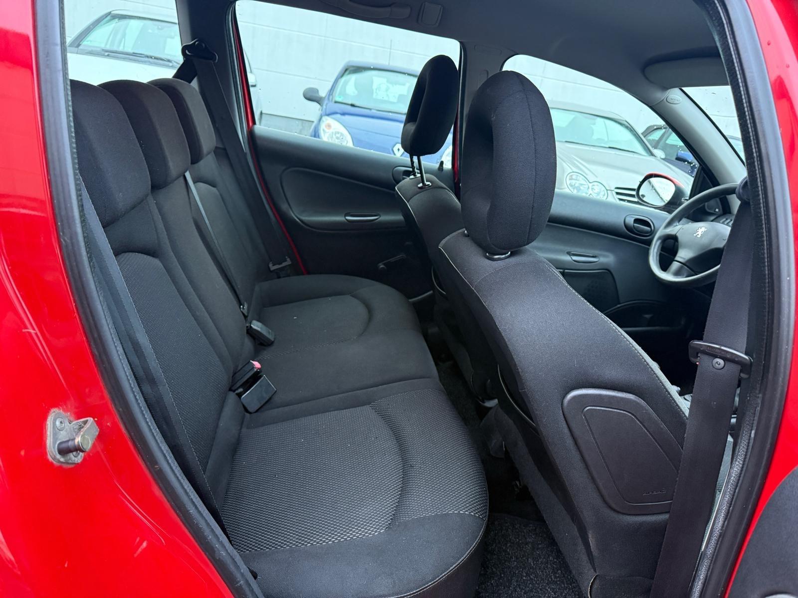 Peugeot  2006 — photo 16