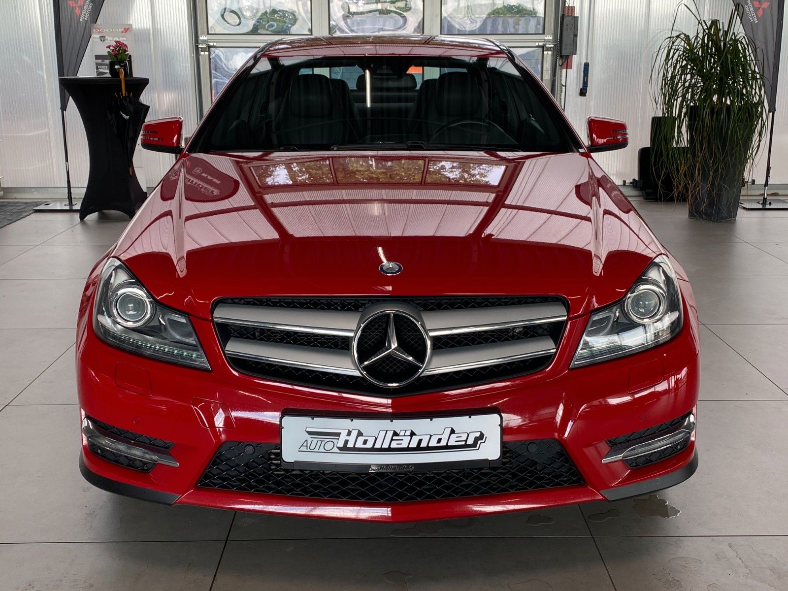 Fahrzeugabbildung Mercedes-Benz C 200 CGI Coupe "Navi Bi-Xenon AMG-Sportpaket "