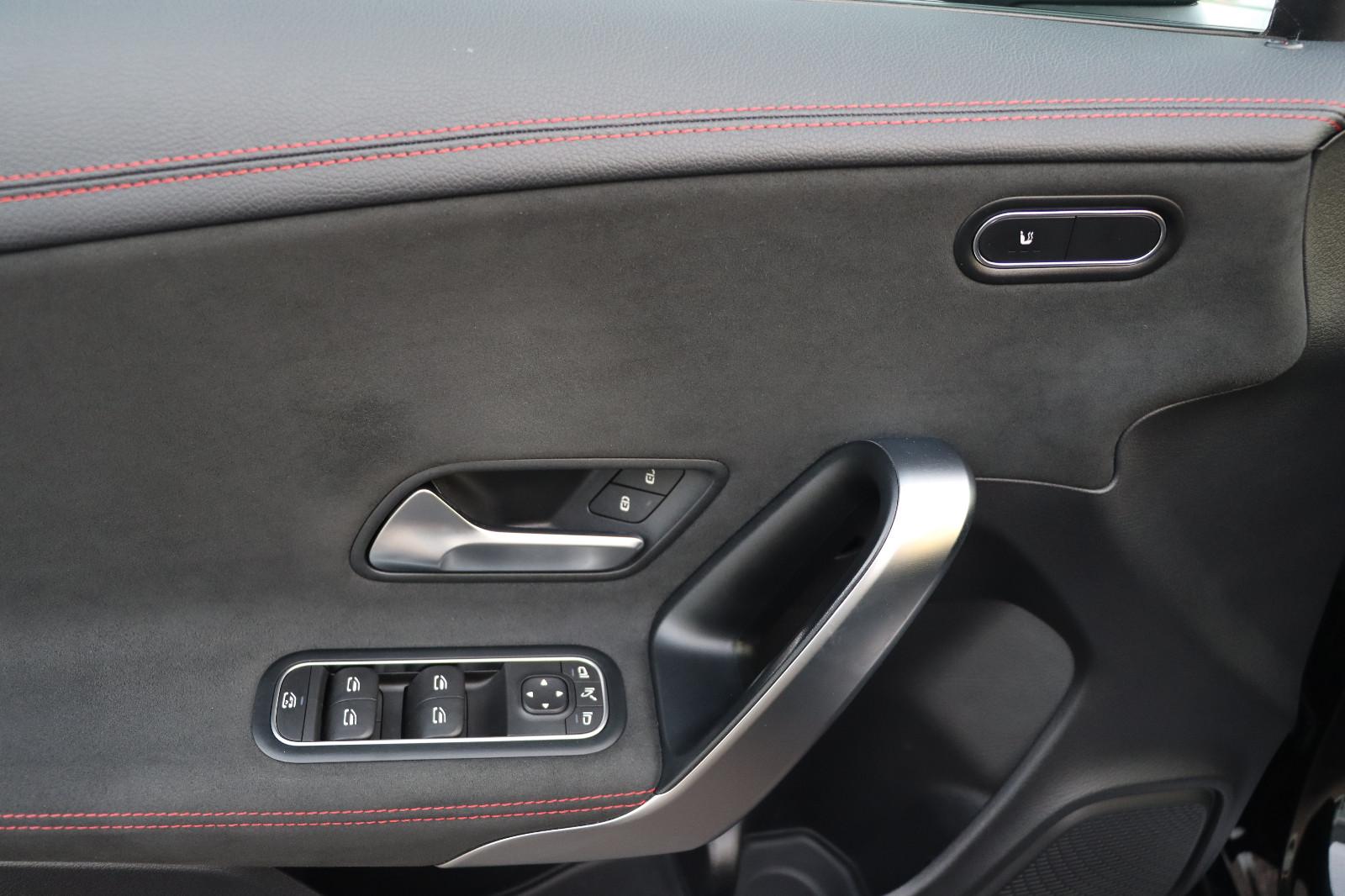 Mercedes-Benz CLA 35 AMG 4Matic l 1.HAND l 360° l