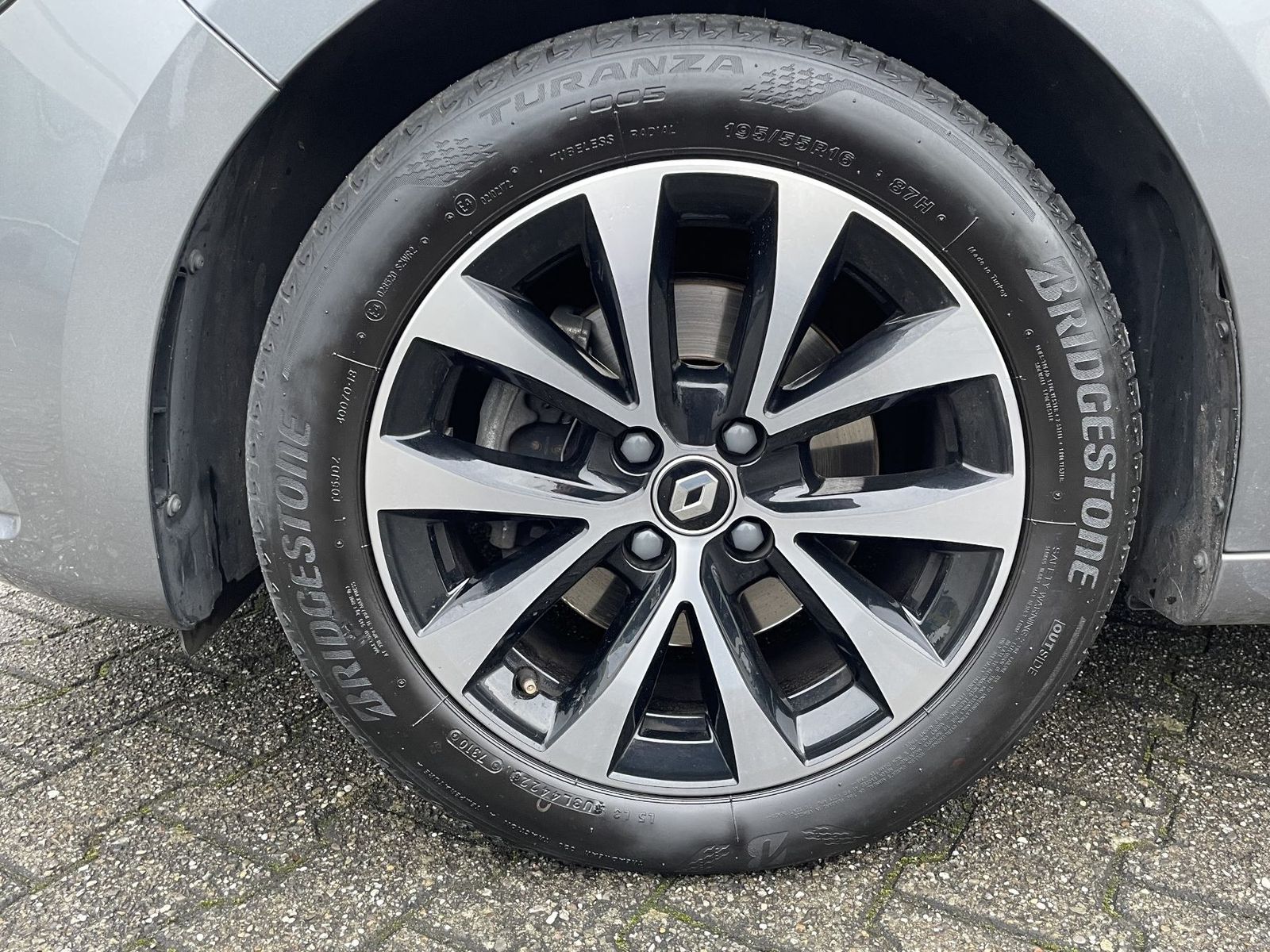 Fahrzeugabbildung Renault Clio TECHNO TCE 140