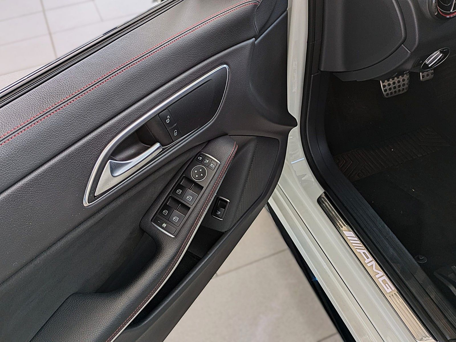 Fahrzeugabbildung Mercedes-Benz CLA 45 AMG PERFORMANCE | PANO| NIGHT| AERO I LED