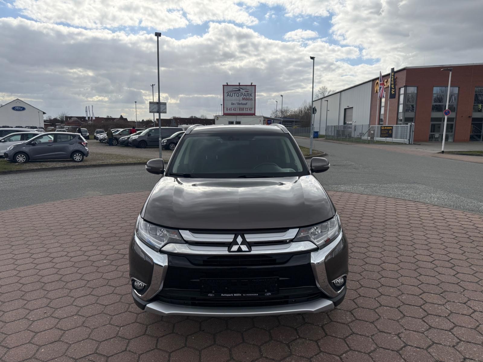 Mitsubishi Outlander SUV-Star+ 4WD