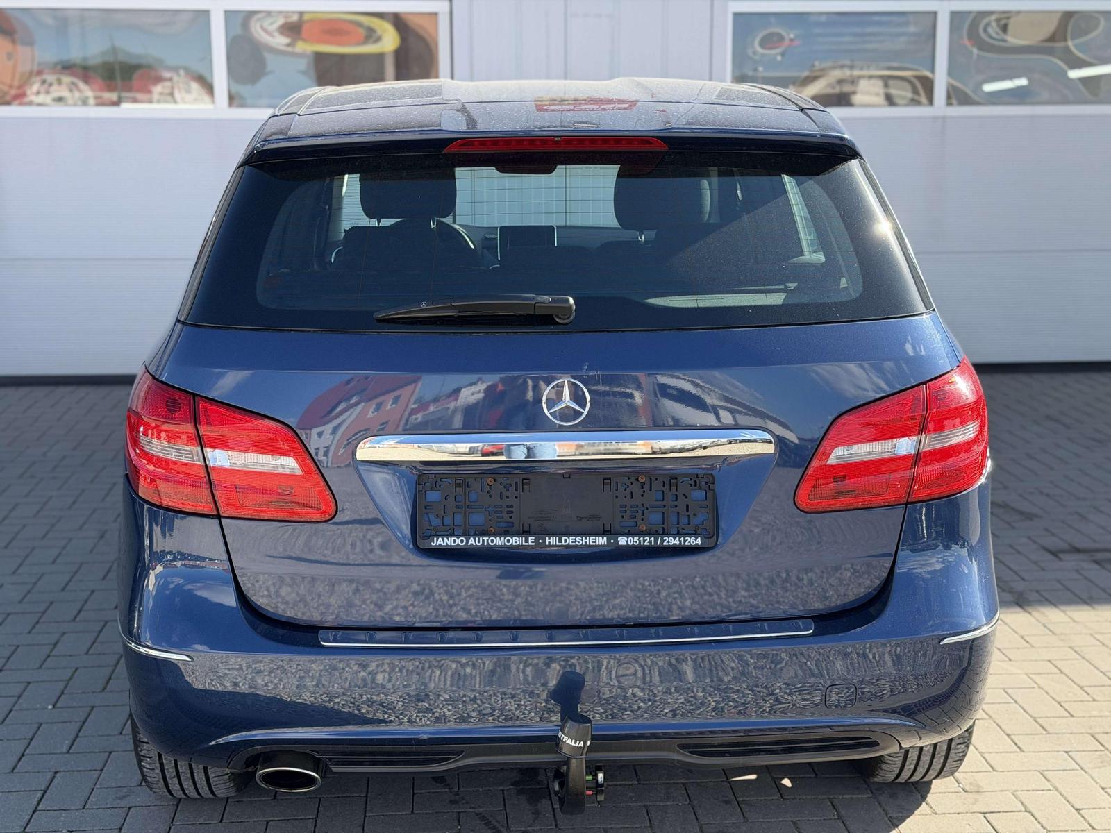 Mercedes-Benz B 180 B 180 (246.242)