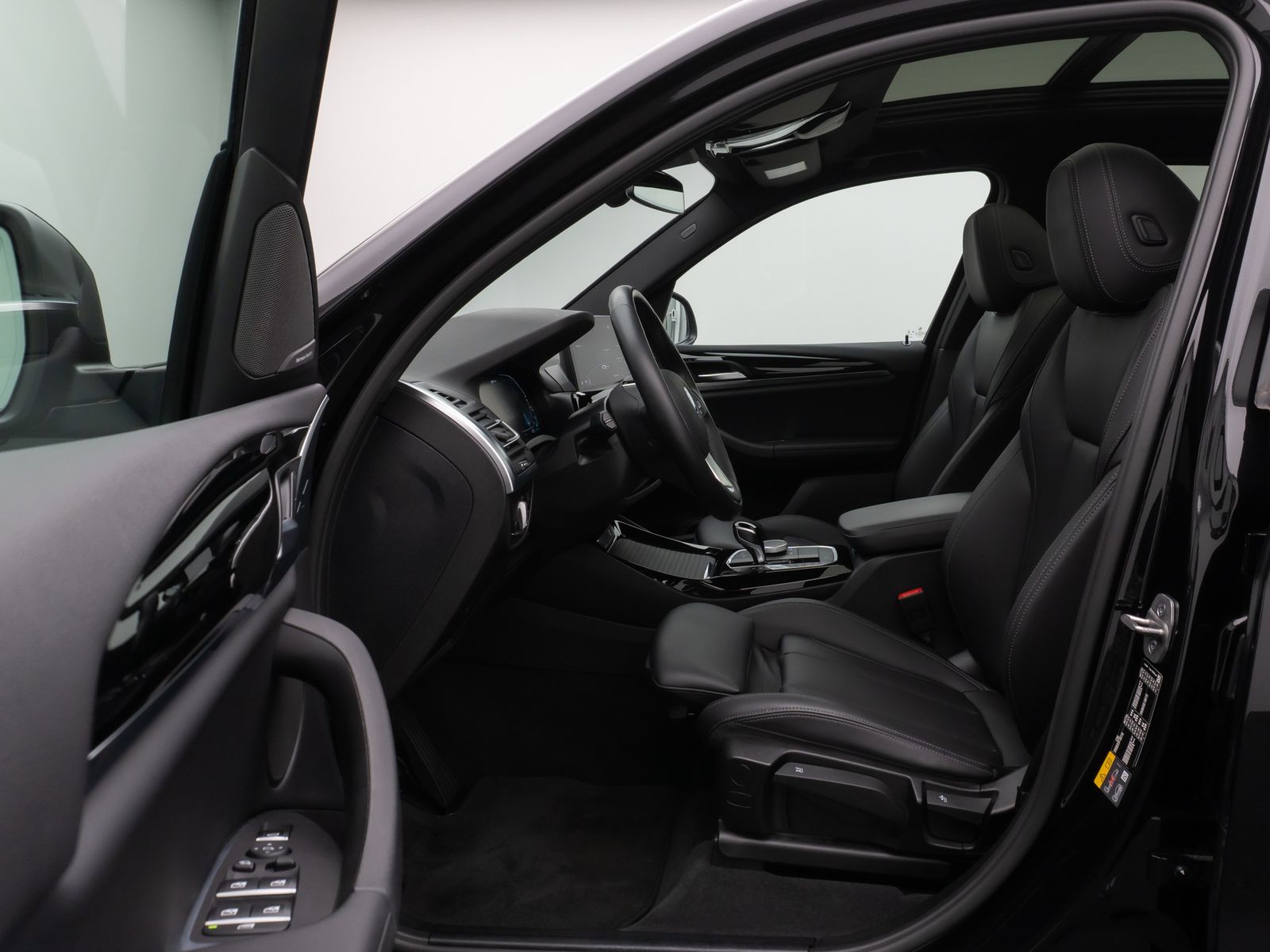 Fahrzeugabbildung BMW X3 xD30e Panorama Kamera HUD H/K Komfort Sport