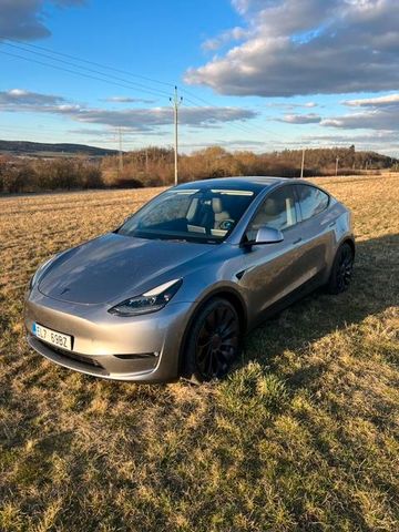 Tesla Model Y Performance 534PS - AHK/21"/Zusatzdis...