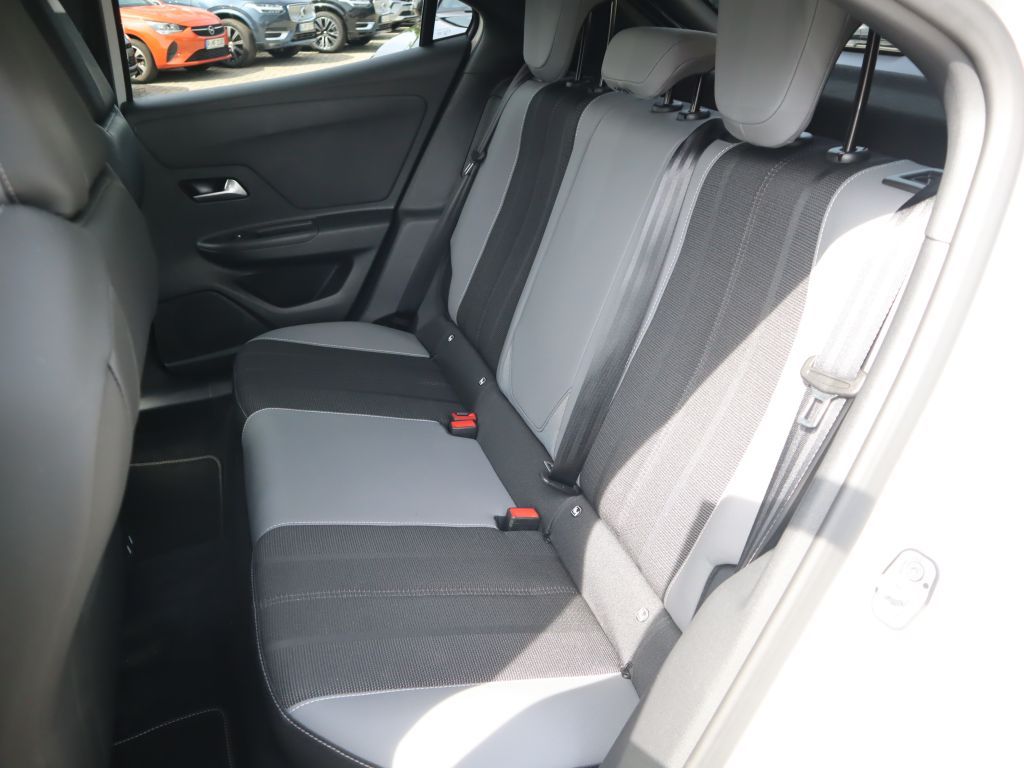Fahrzeugabbildung Opel Mokka-e Elegance (B/B)