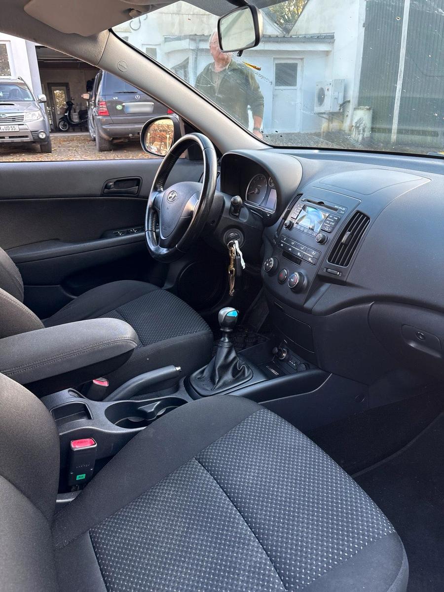 Hyundai i30 2010 — photo 6