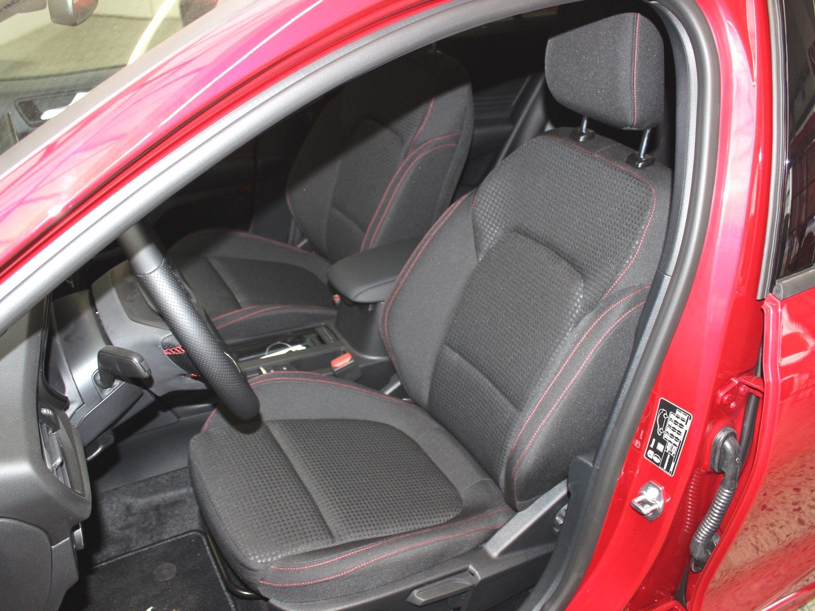 Fahrzeugabbildung Ford Focus ST-Line 1,0 EcoBoost Mild Hybrid