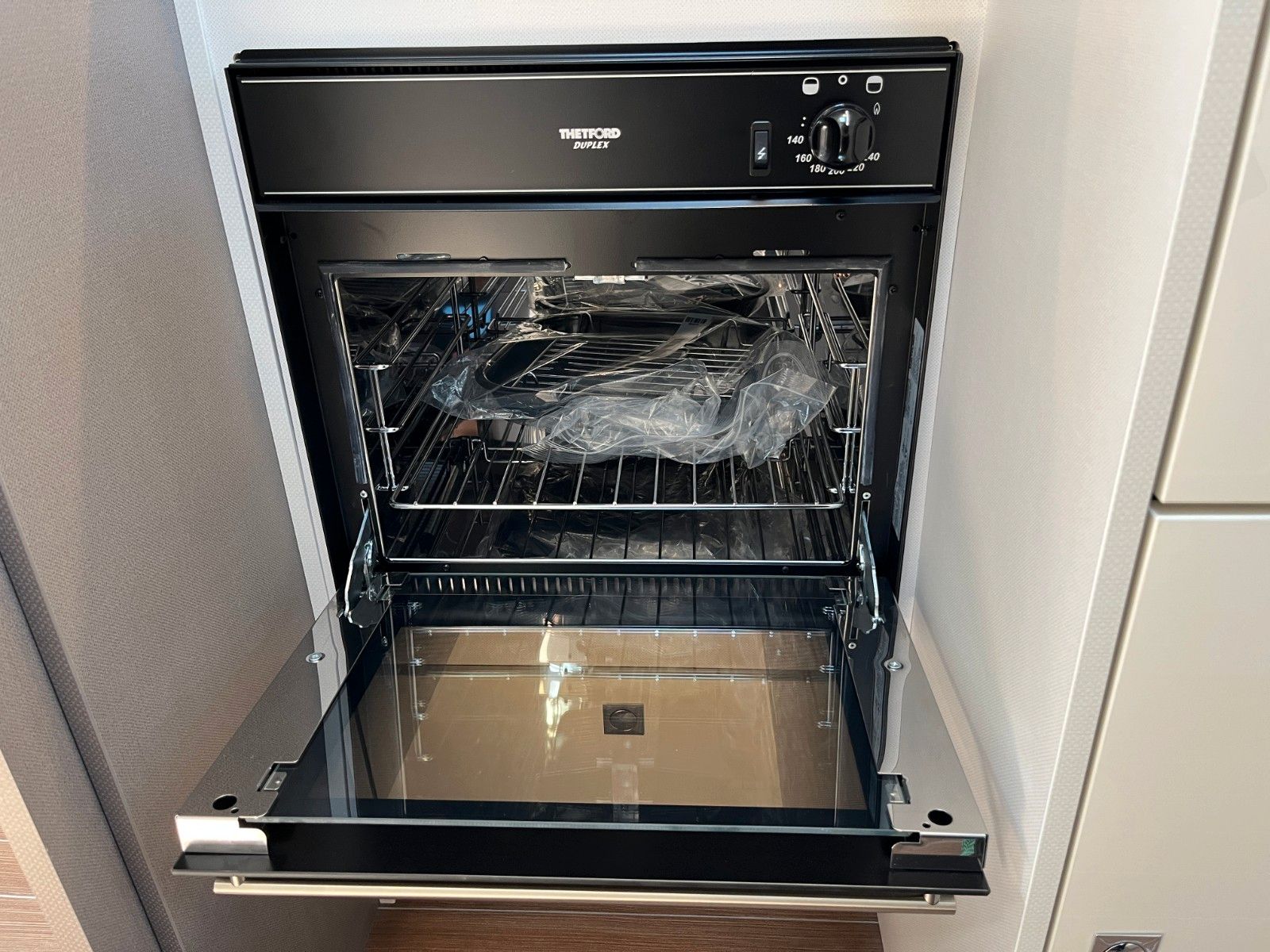 Fahrzeugabbildung Etrusco Etrusco T 7.3 SF *165PS*Markise*Backofen*Sat*Nav