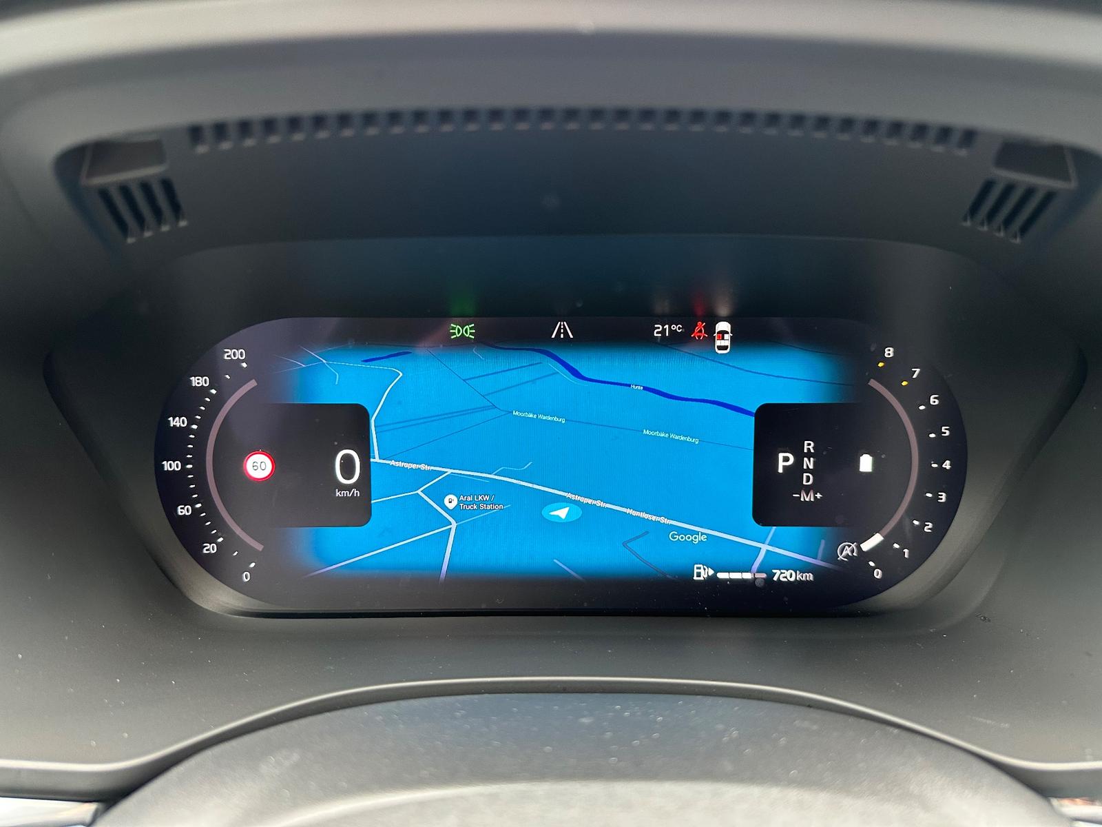 Volvo XC60 B5 AWD Ultimate Dark NAV+LED+PANO+AHK+STHZ, миниатюра 18