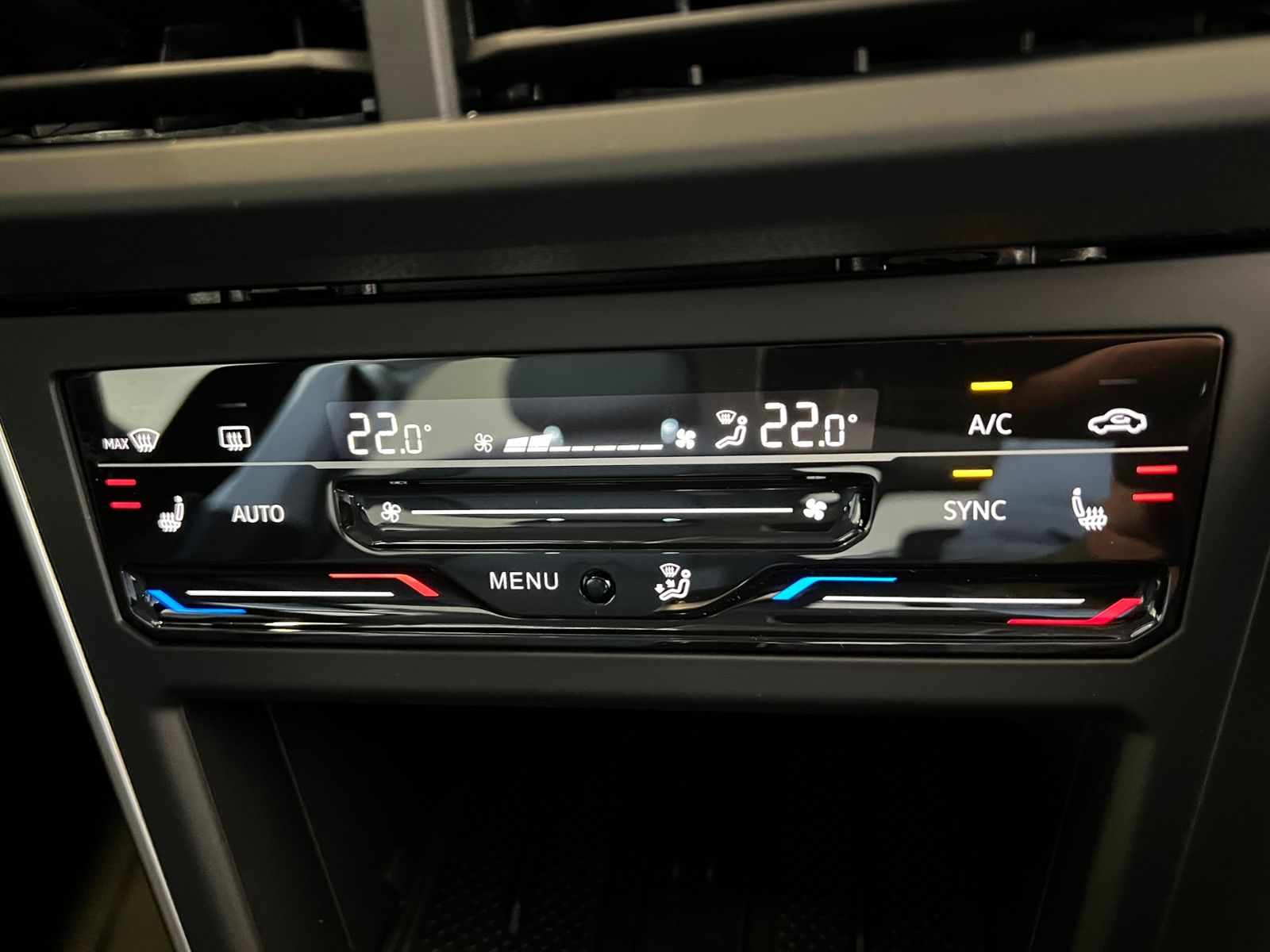Fahrzeugabbildung Volkswagen Taigo Life 1.5 TSI DSG *IQ.Light, App-Connect, 1
