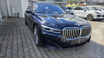 BMW 750 - 7
