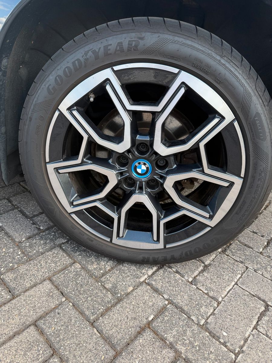 BMW iX1 30 xDRIVE xLINE PANO 19 LEDER AHK LED foto 5