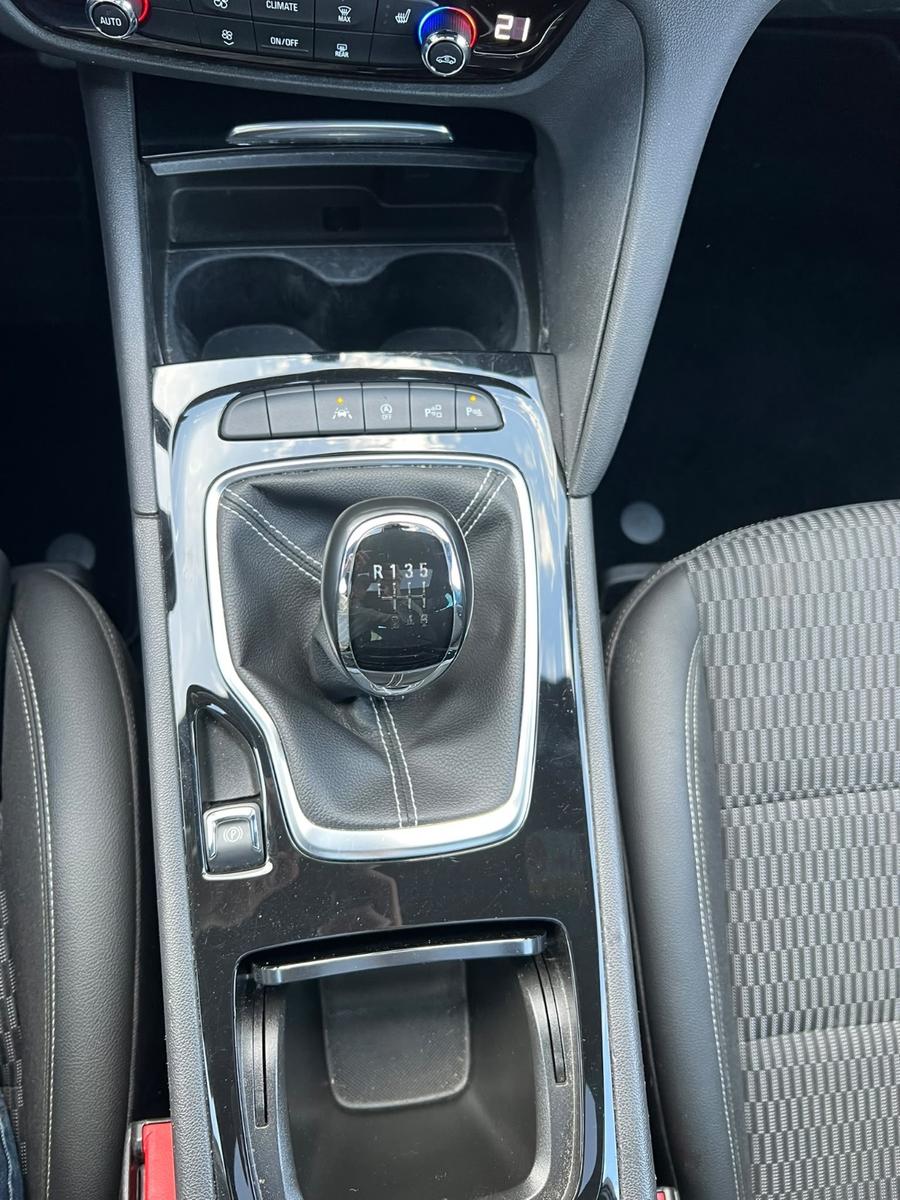 Opel Insignia B ST Scheckheft Navi Klima LED Pano AHK