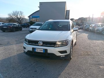 Volkswagen Tiguan - 2