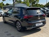 Volkswagen Golf VIII Lim. Active Klima Navi Vico Pano ACC - Volkswagen Golf: V