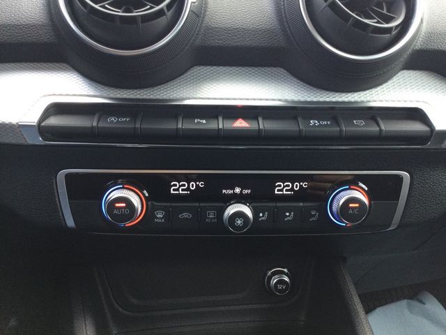 Q2 35 TFSI KLIMA PDC NAVI AHK LED SCHEINWERFER