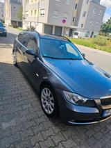 BMW E91 330i - BMW 330 mit Benzin-Antrieb: Kombi, 330i E91