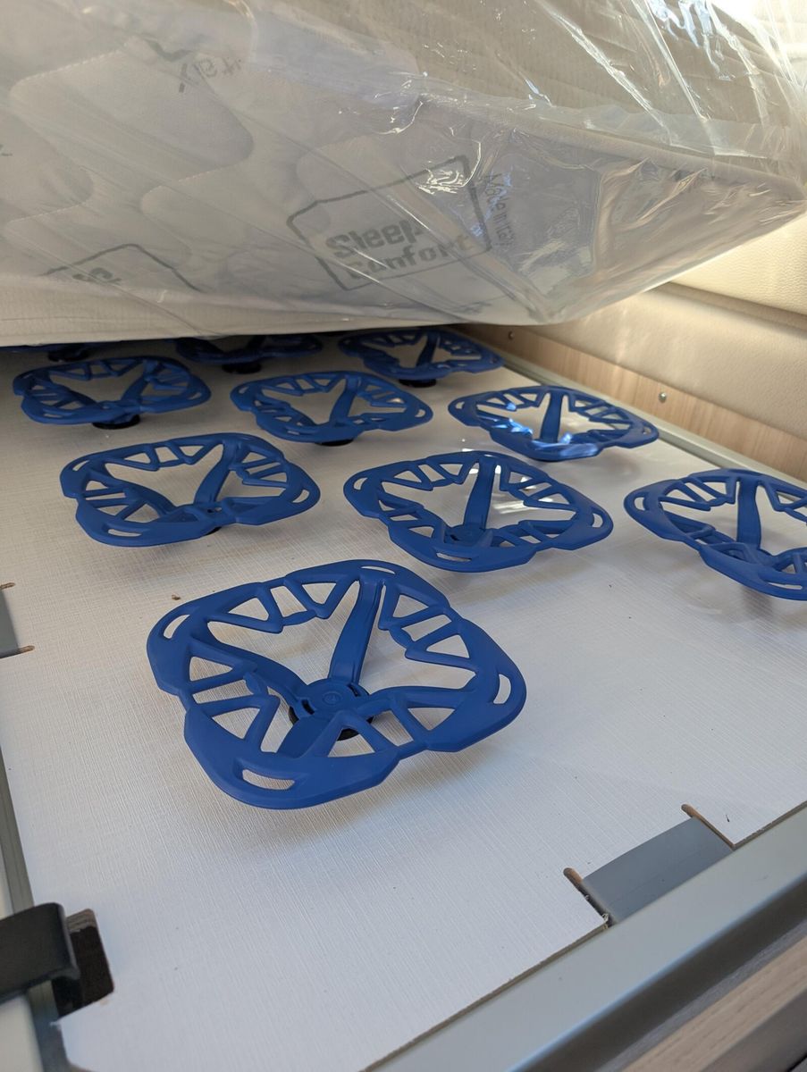 Fahrzeugabbildung Eura Mobil Van V 635 EB  Captain-Chair- Sitze, Skyroof, RFK