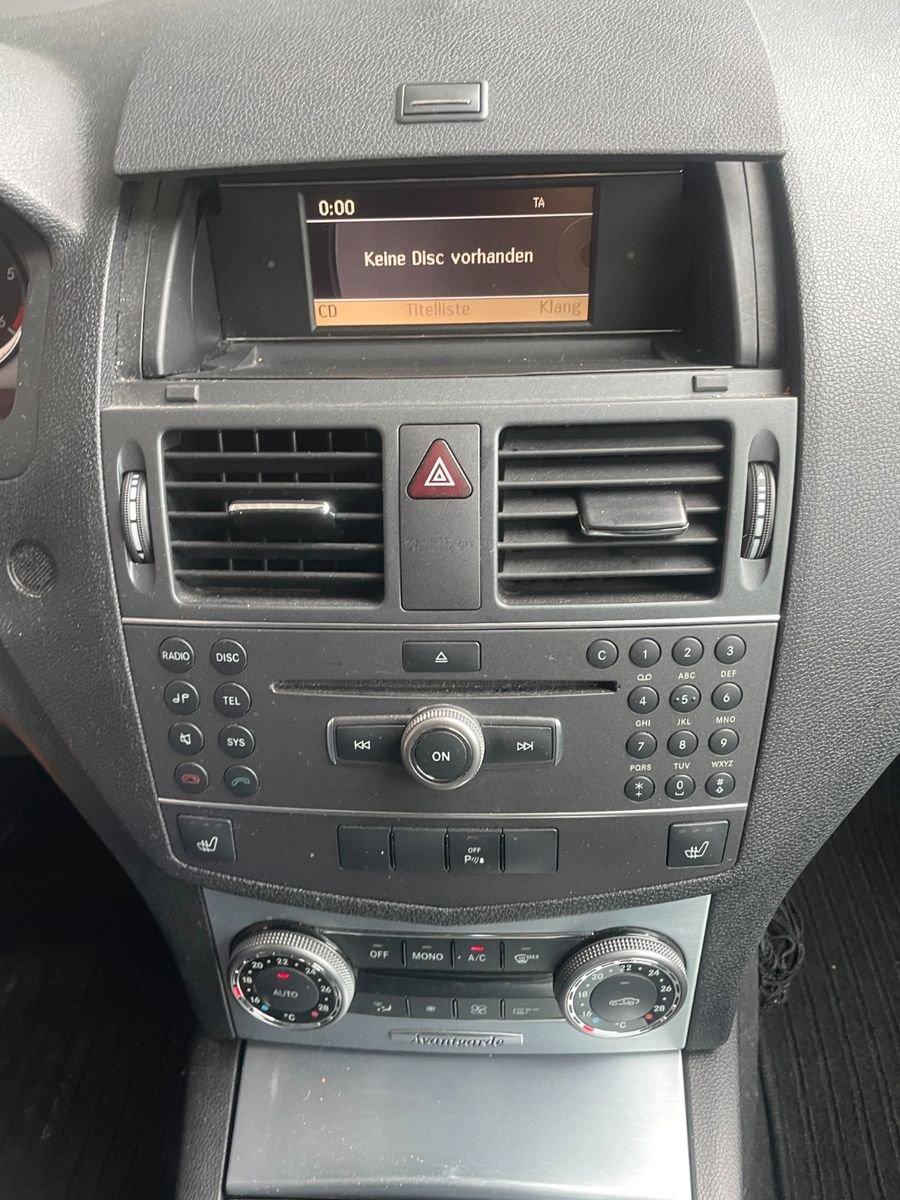 Mercedes-Benz C220 2011 — photo 12