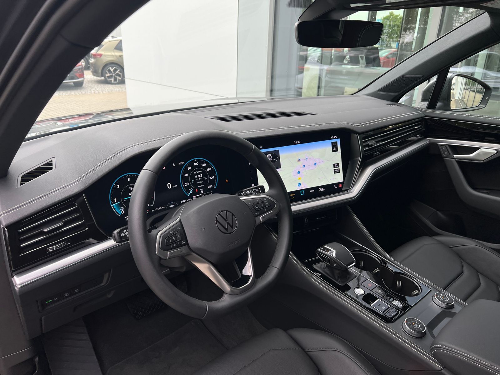 Fahrzeugabbildung Volkswagen Touareg 3.0 TDI 4MOTION *AHK,Luft,Leder,ACC,Kame