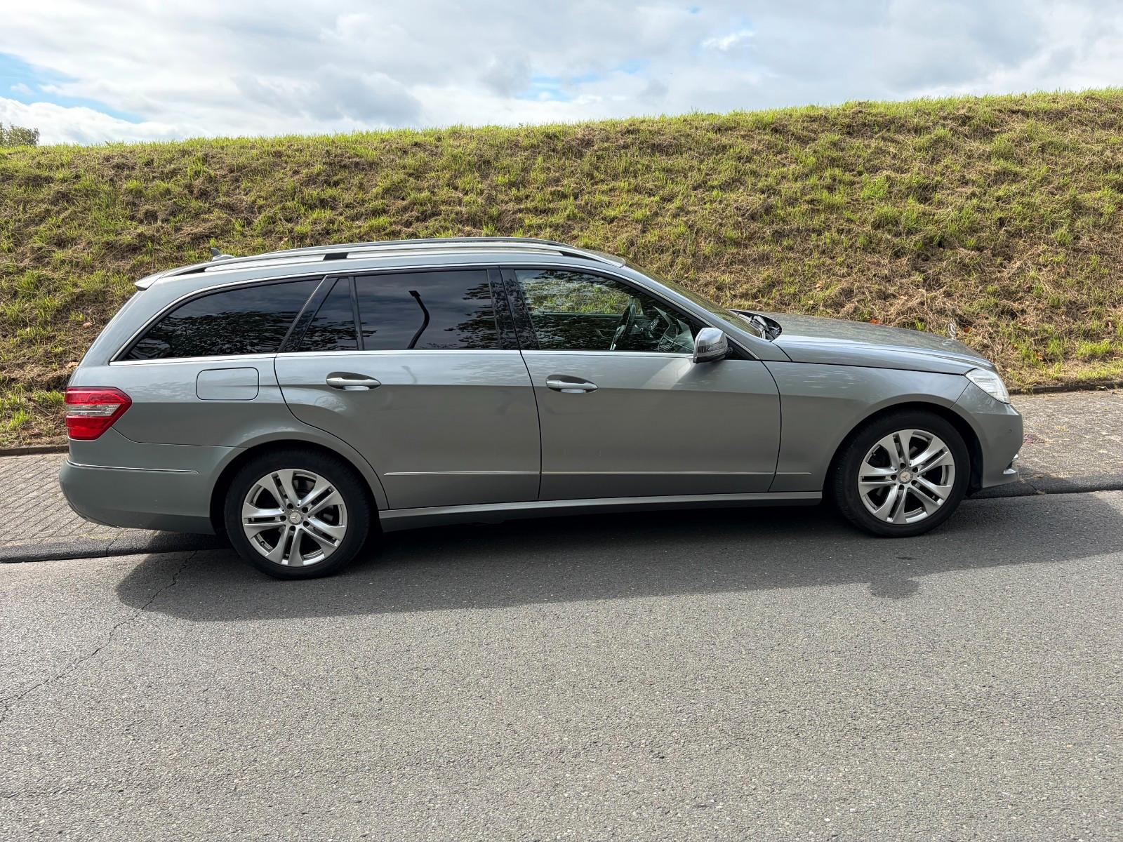 Mercedes-Benz E 220 E T-Modell E 220 CDI BlueEfficiency