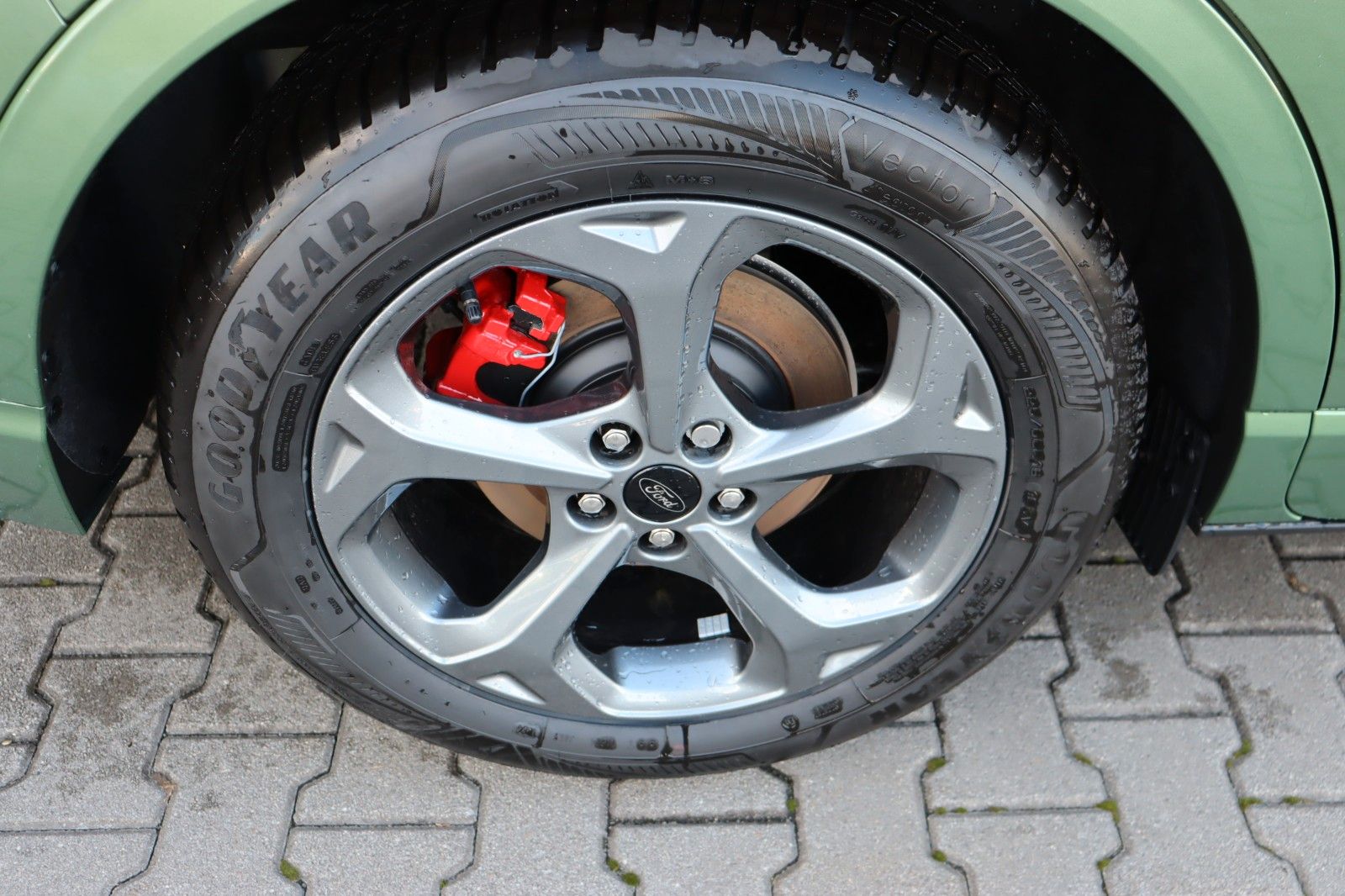 Ford Kuga ST-Line X FHEV NEUE MODELL 2,5l Duratec 4x4 imagem 2