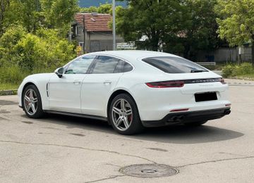 Porsche Panamera - 4