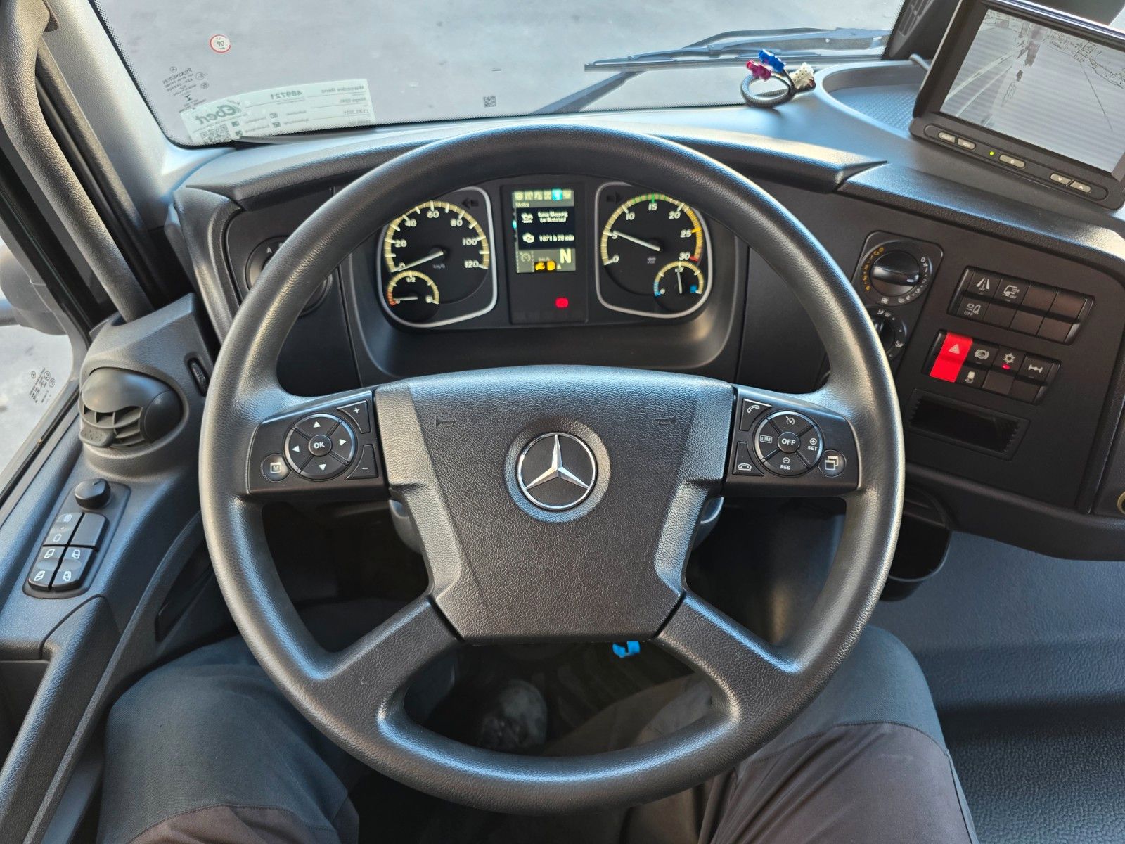 Fahrzeugabbildung Mercedes-Benz Atego 824 L Bär LBW 1.000kg AHK Klima 3 Sitze