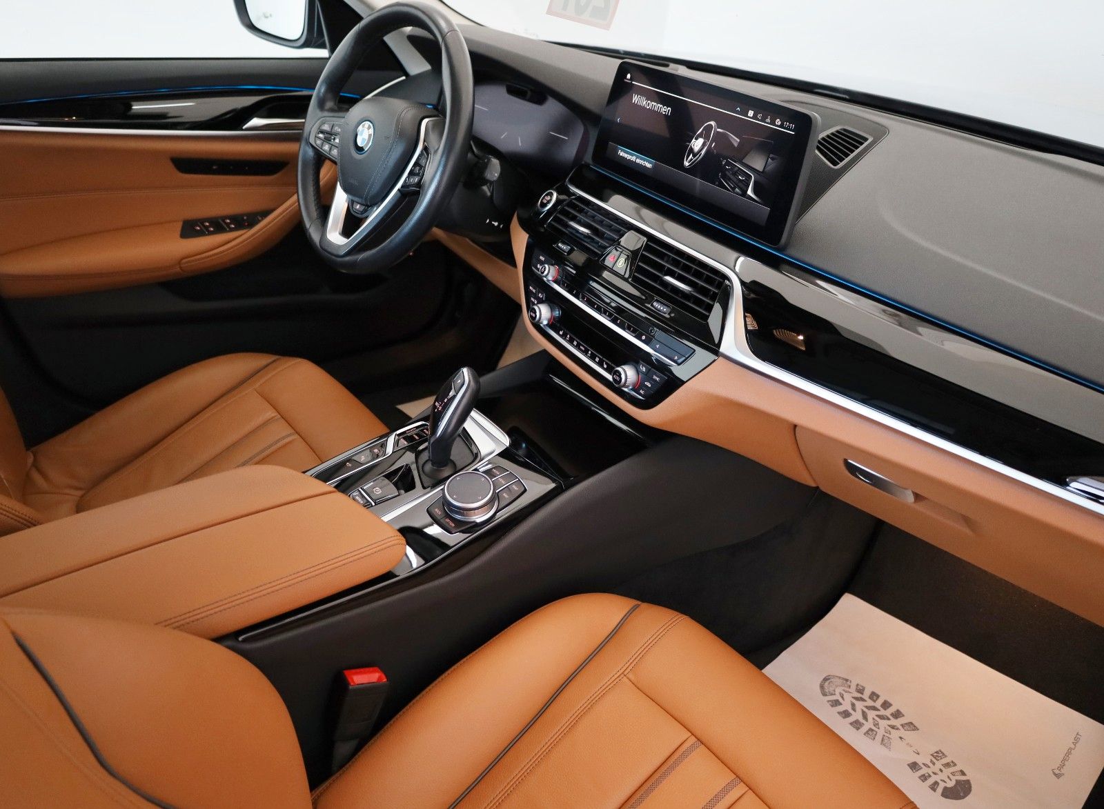 Fahrzeugabbildung BMW 530e xDrive Leder,Navi,LED,HUD,SD,Apple CarPlay,