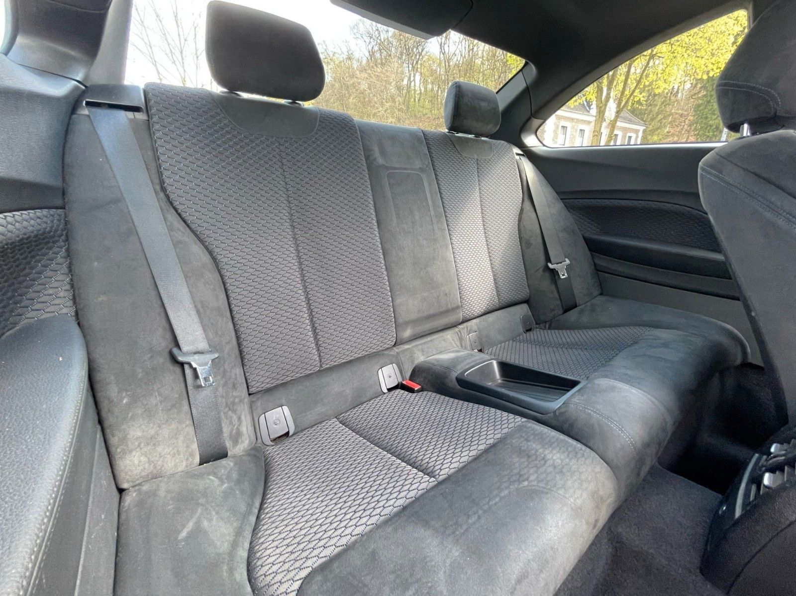 Fahrzeugabbildung BMW 220d Coupe SAG M SPORT PAKET NAVI GSD H&K SOUND